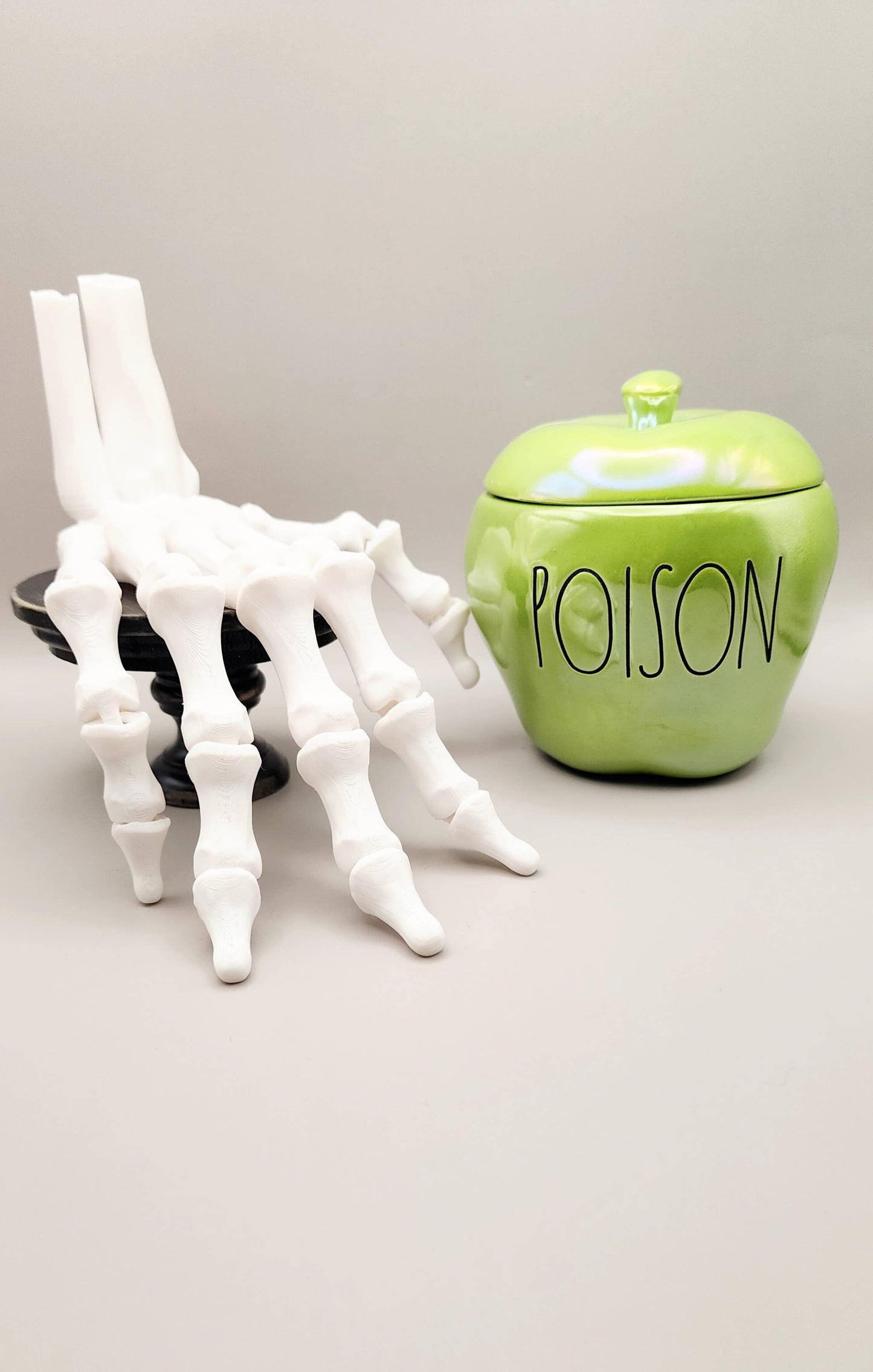 Moveable Skeleton Hand